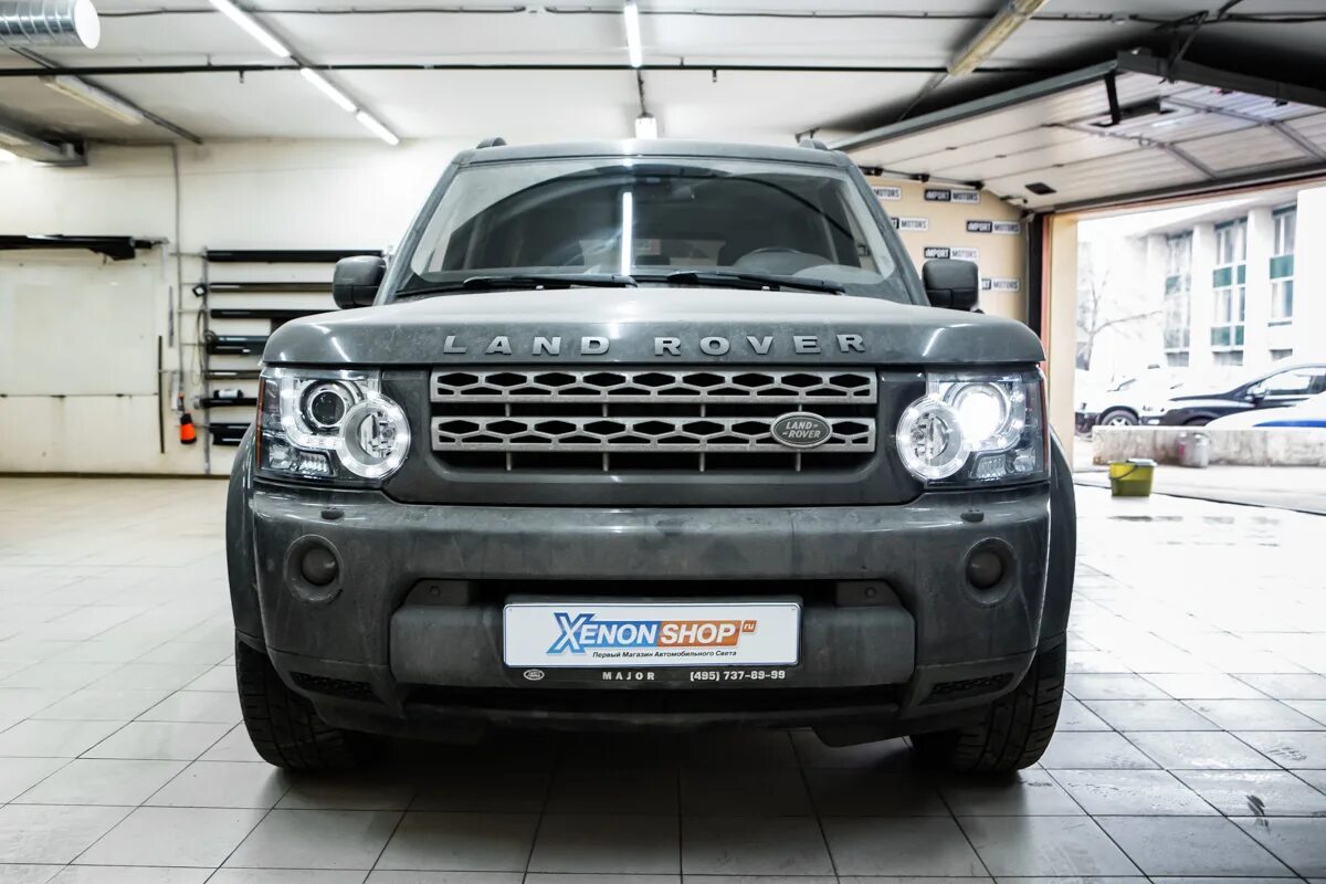 Лампа ближнего света range rover 2008 год. Дискавери 4 2013 года лампа ближнего света. Рендж ровер 405 фары. Фара discovery 4. Рендж ровер спорт 320.