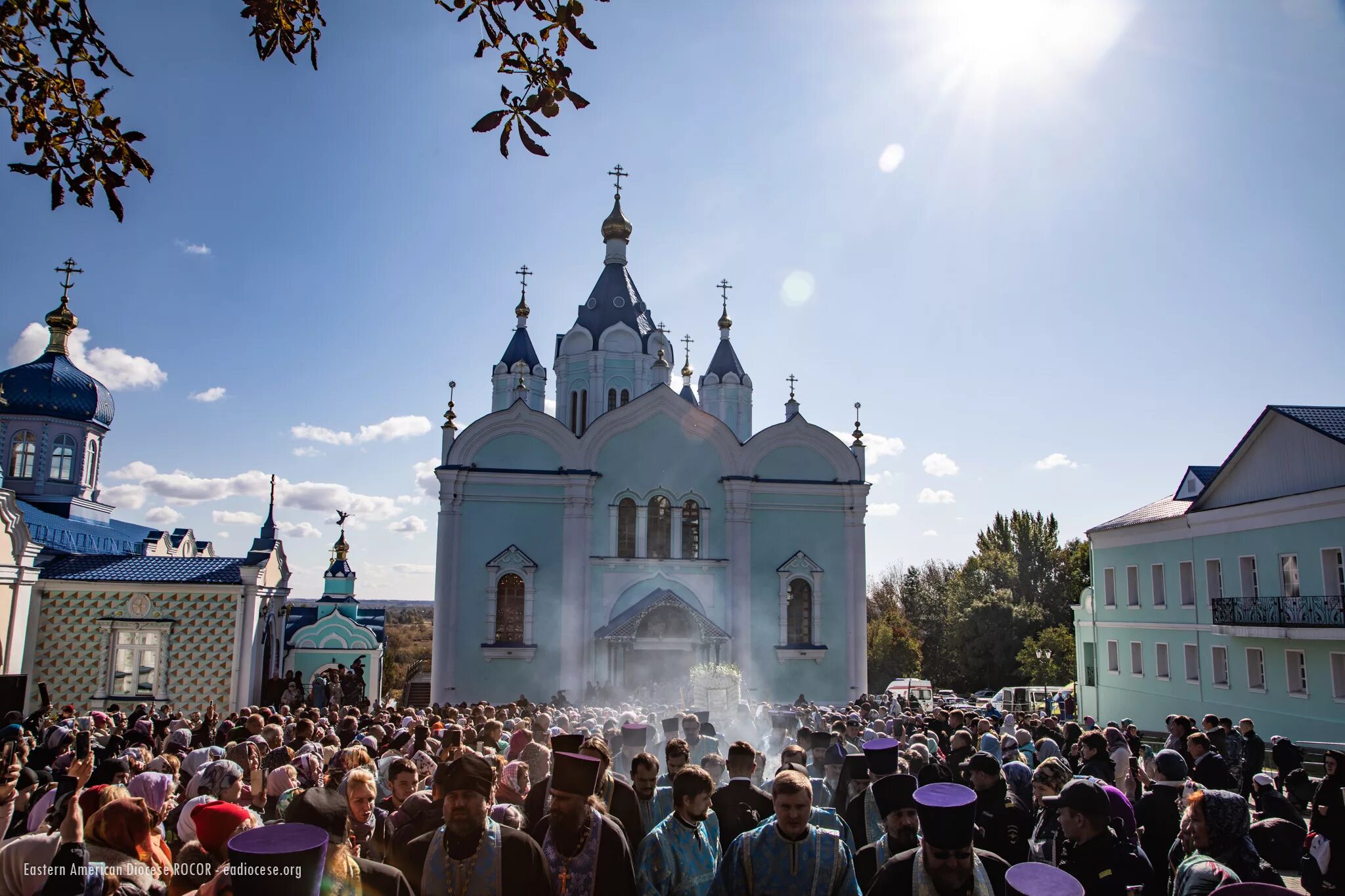 Коренные жители ямало ненецкого автономного округа. Коренная пустынь курск. Курский мужской монастырь коренная пустынь. Включи коренную. Карелы в карелии.