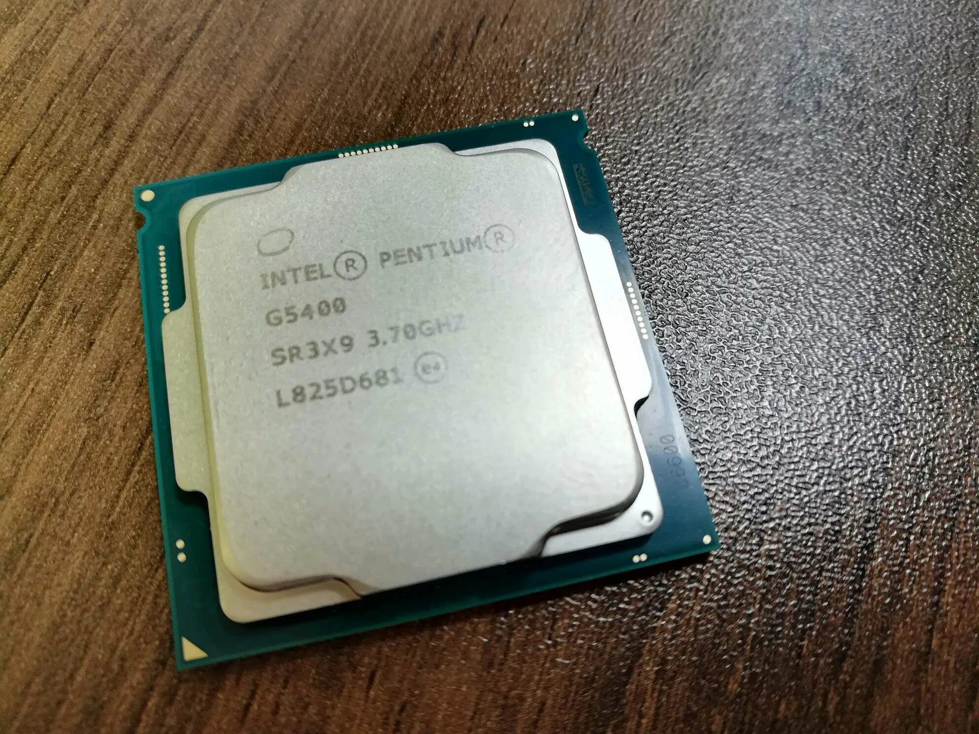 Pentium gold характеристики. Intel(r) Pentium(r) Gold g5400 CPU. Intel Pentium g5400. Gold g5400 CPU. Процессор Intel r Pentium r Gold g5400 CPU 3.70GHZ,.