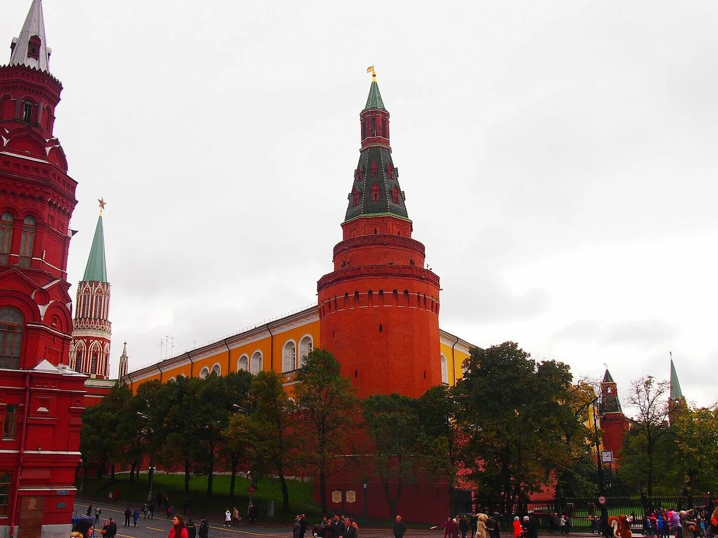 Угловые башни кремля. Собакина башня московского кремля. угловая арсенальная (собакина) башня. арсенальная башня московского кремля. угловая арсенальная башня кремля москвы.