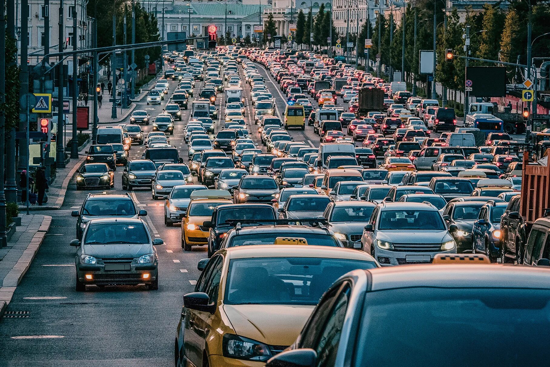 Что делать в центре города. Пробки в Москве 2022. Пробки в Москве. Московские пробки. МКАД пробки.