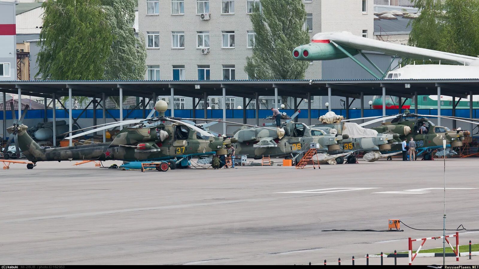 Вертолет над ступино. Вертолетный завод в Томилино. Московский вертолётный завод имени м. л. миля. Вертолетный завод в Люберцах. Московский вертолетный завод имени миля "Люберцы".