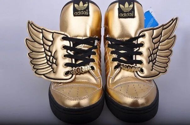 Золотые крылья 2. Adidas Jeremy Scott шлепки. Adidas Jeremy Scott g. Кроссовки adidas Jeremy Scott Beverly Hills. Adidas Jeremy Scott на ногах.