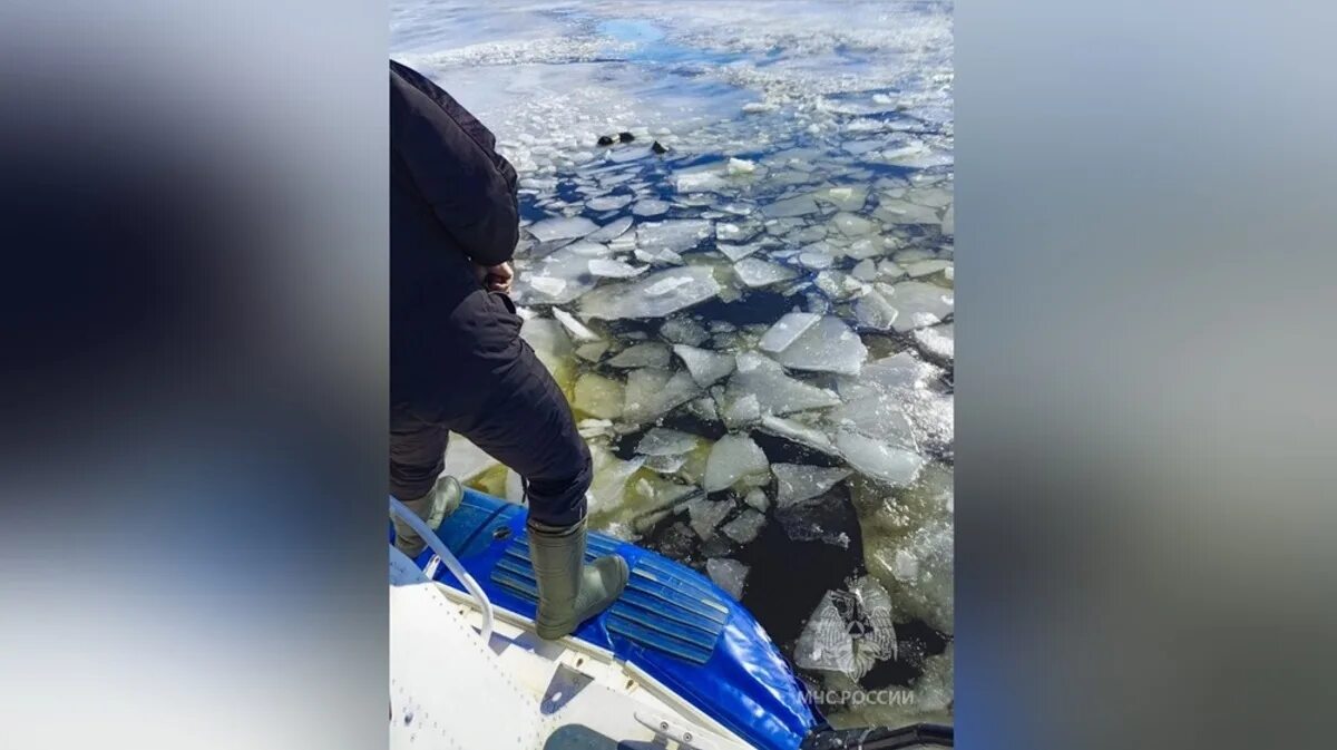 Байкал вскрывается поздно и до конца. Байкал вскрывается поздно и до конца