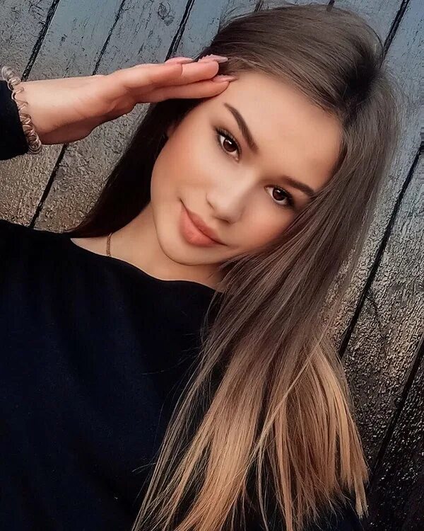 Как выглядит девушка 19. Карина магомедова. фейк красивой девочки. девушка 19 лет. красивые девочки 19.