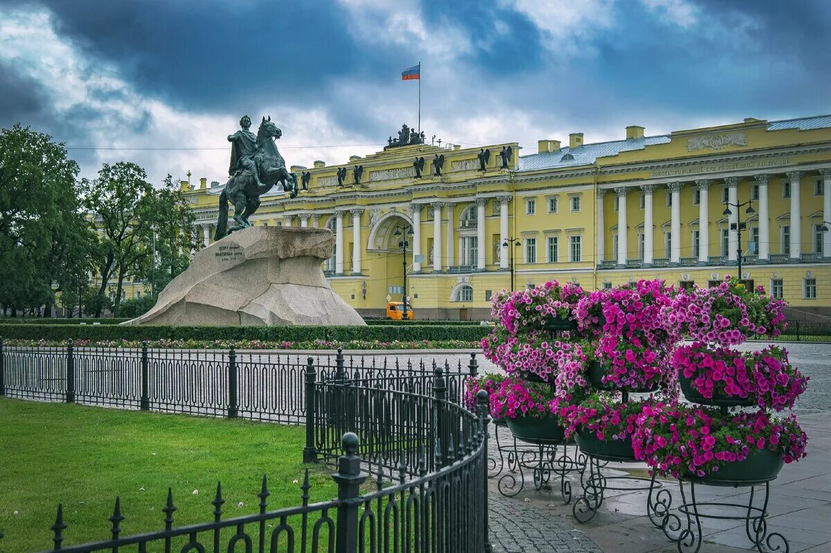 Сенатская площадь в питере. Сенатская площадь в питере