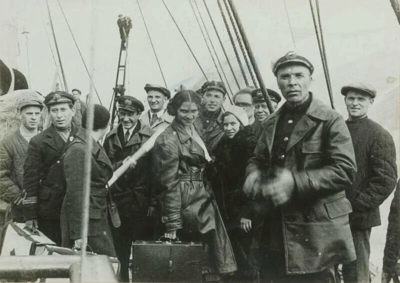 Участником полярных экспедиций в 1930 е гг. Советские полярные экспедиции 1930. освоение арктики 1930. освоение арктики в 30-е годы.