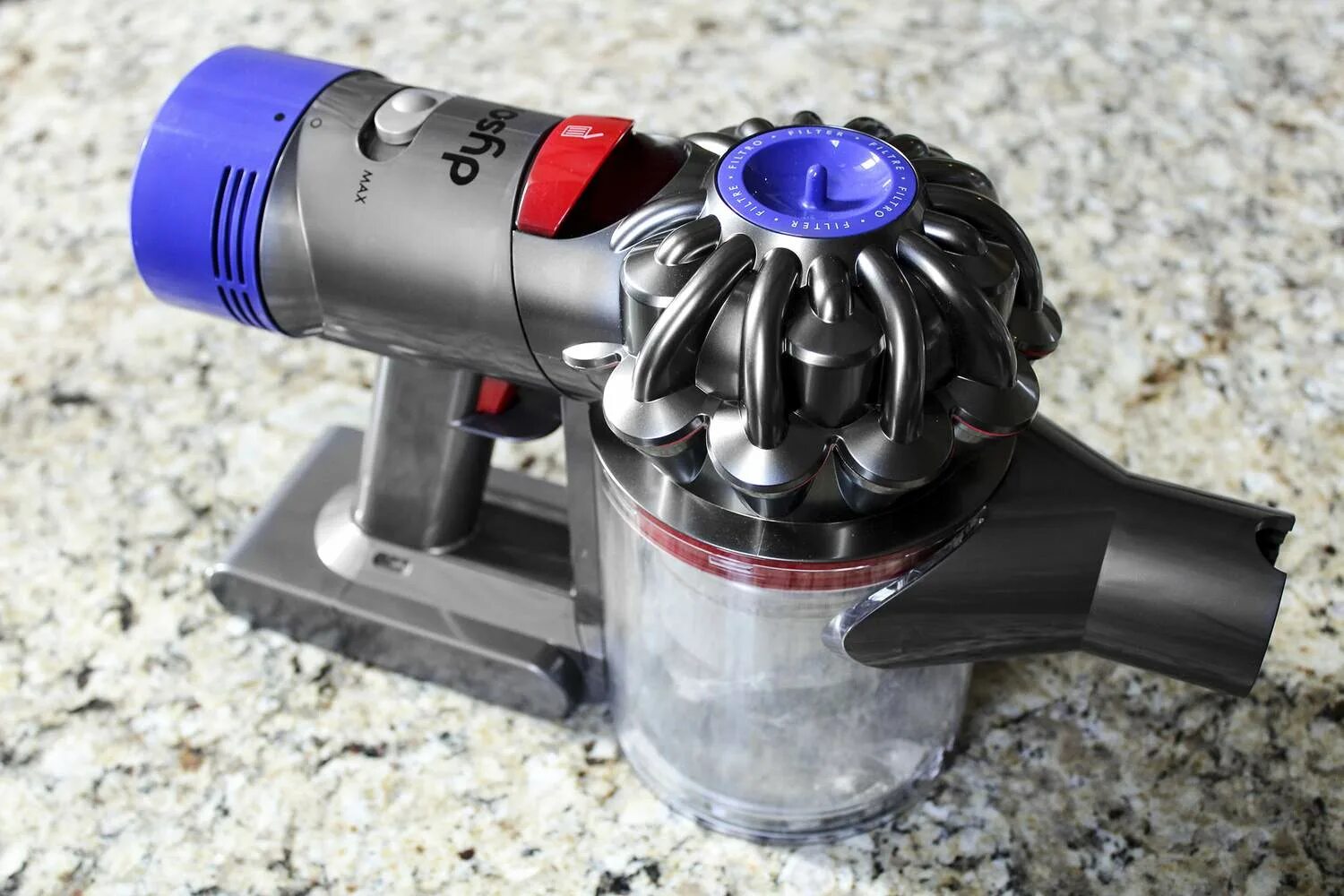 Dyson v8. Dyson v8 absolute+. Дайсон v8 Абсолют. Пылесос Dyson v8 absolute. Дайсон в 8