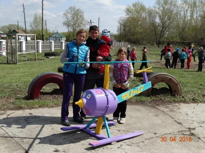 Краснознаменка. Краснознаменка курьинский район. краснознаменка алтайский край. село ивановка курьинский район. краснознаменская сош курьинского района алтайского края.