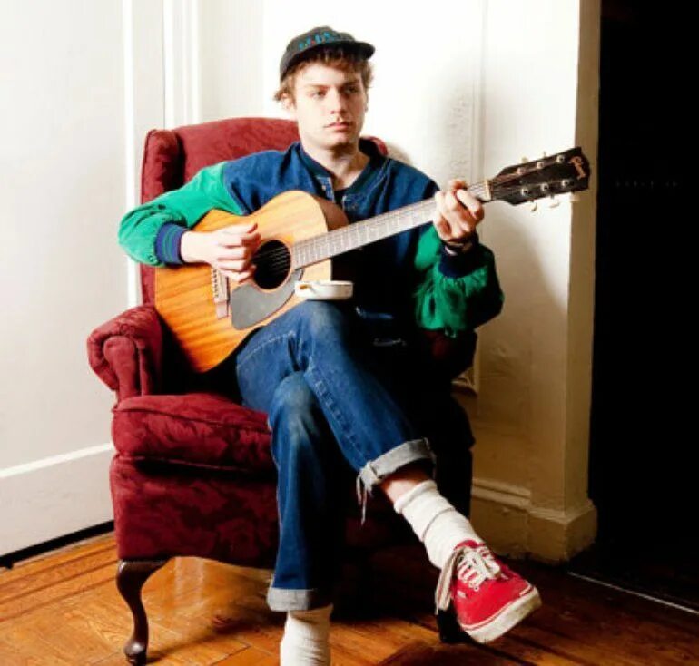 Mac demarco on the level. Мак демарко. mac demarco аутфиты. молодо мак демарко. mac demarco guitar.