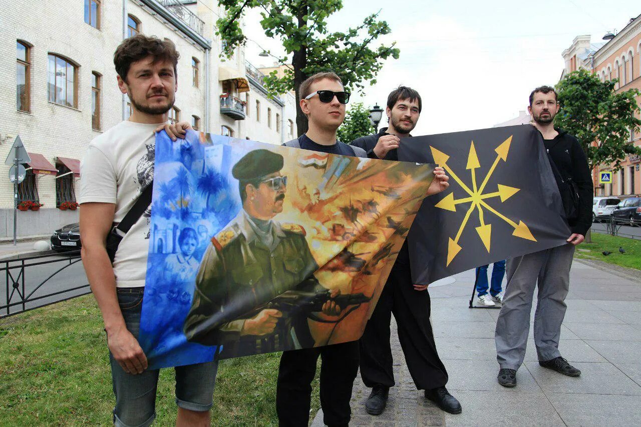 Дугин тотальная милитаризация. ЕСМ Евразийский Союз молодёжи. Евразийский Союз Дугин. Евразийцы Дугин. Евразийский Союз молодёжи флаг.