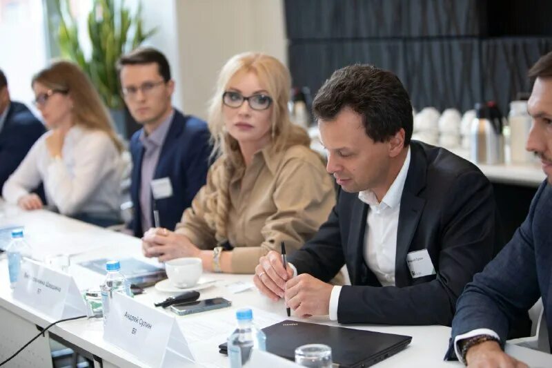 Банки партнеры. Наши партнеры. Магазины партнеры банка открытие. Банки партнеры список. Рукопожатие бизнесменов.