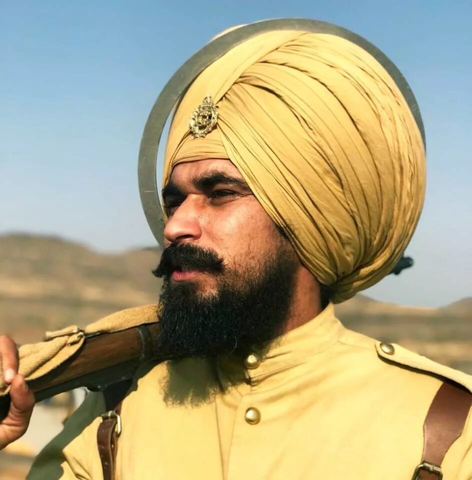 Битва при сарагахри реальные фото. Битва при сарагахри фильм 2019 кадры. «битва при сарагахри/kesari». Битва фильм 2019 индия. Битва при сарагахри (kesari) 2019.