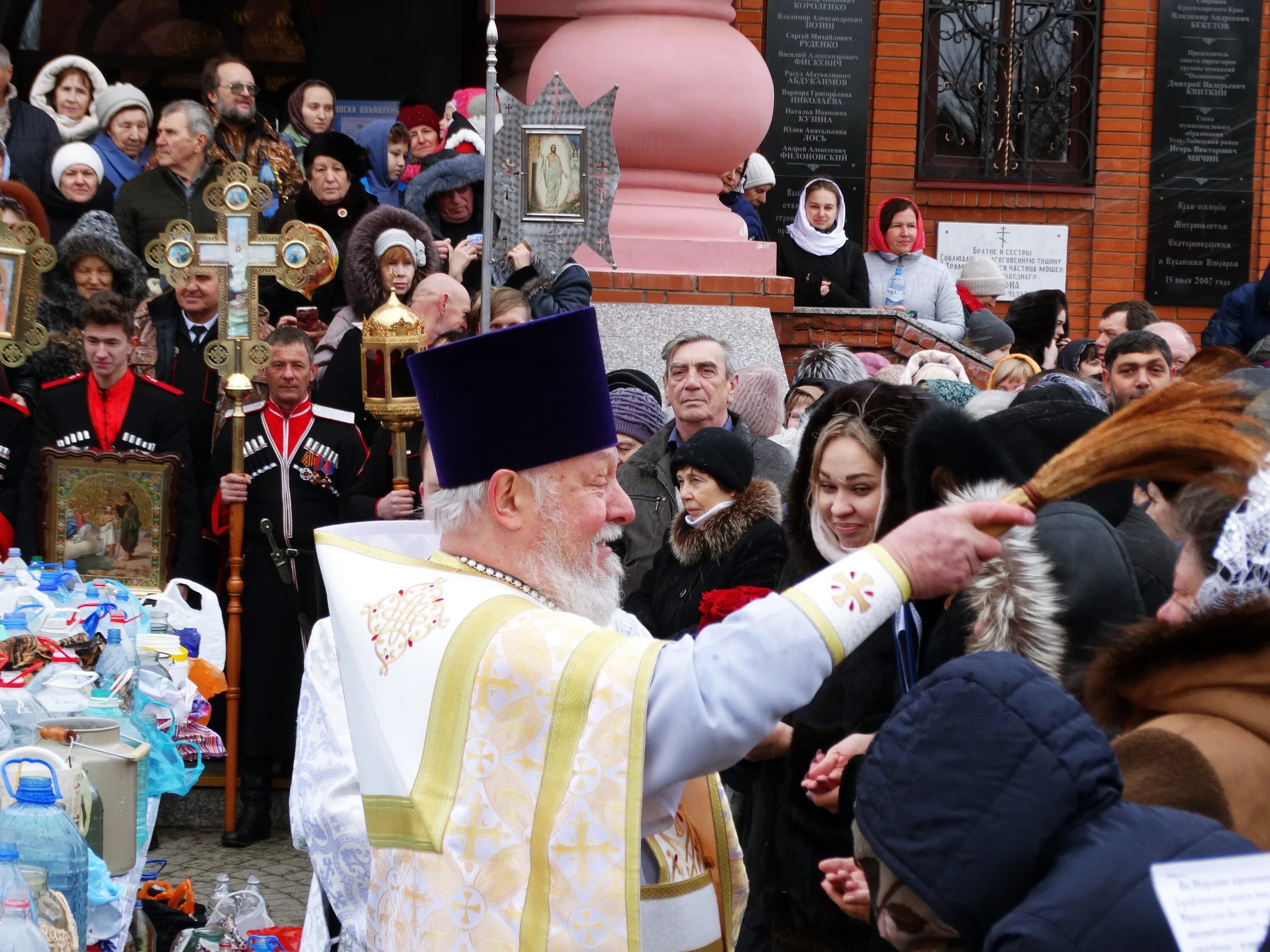 Казаки в усть лабинске. Дк кубань усть-лабинск. Александровская крепость в усть-лабинске. Дк кубань усть-лабинск. Люди усть лабинск.
