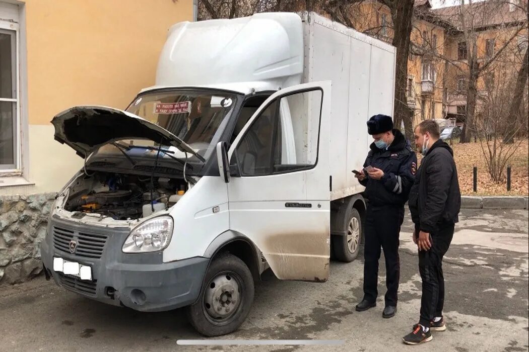 Газель без водителя екатеринбург. Водитель газели. Водитель газели фото. Оштрафован водитель Газель.