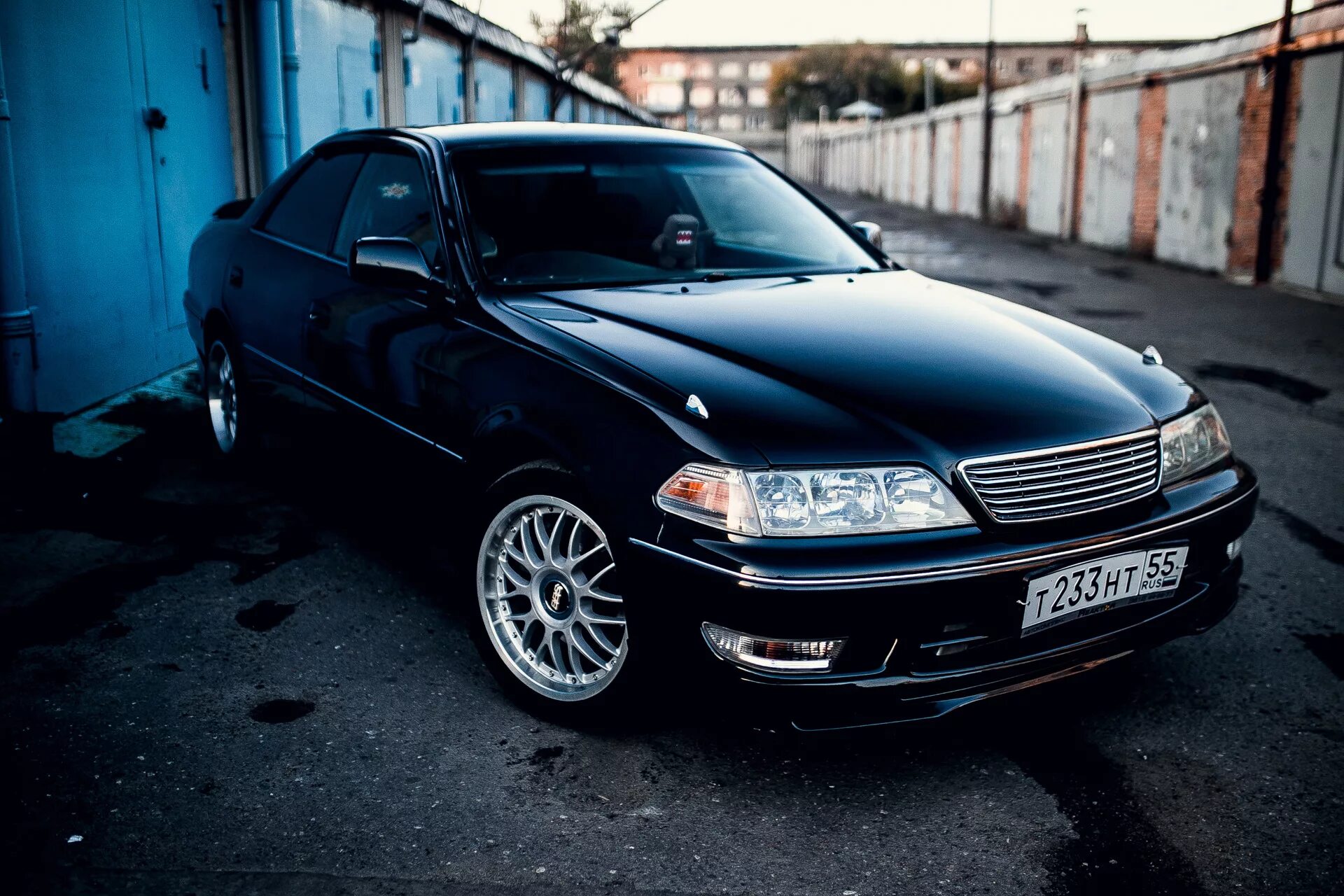 Mark tourer v. Toyota Mark 2 100. Toyota Mark II 2.5 Tourer v.