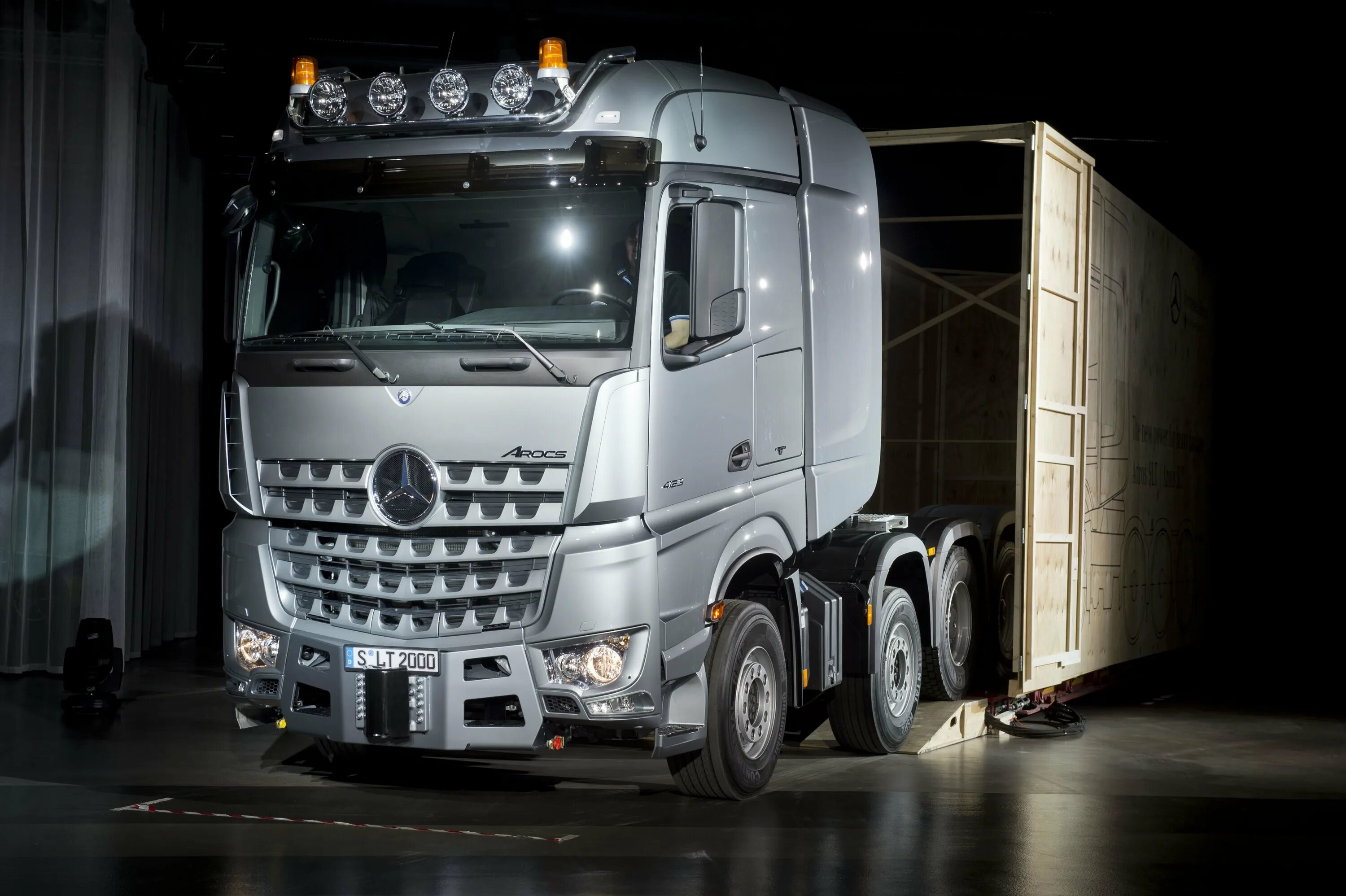 Тягач мерседес актрос новый. Mercedes arocs slt. mercedes-benz actros  arocs slt. новый тягач мерседес бенц актрос. мерседес актрос тягач slt.
