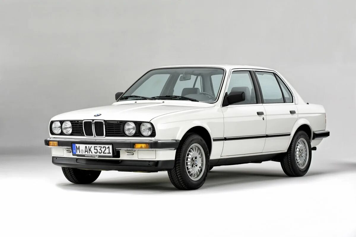 BMW 3 Series (e30). BMW 318 e30 седан. БМВ 3 е30 седан. BMW e30 324d.