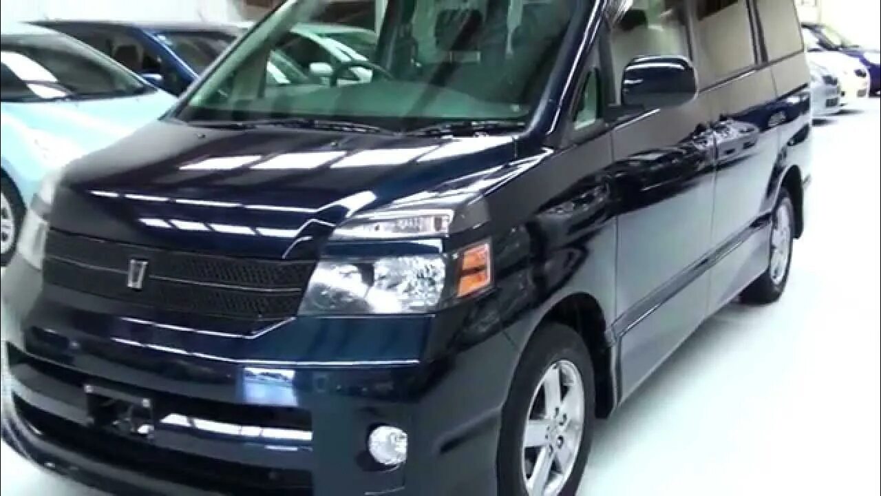 Toyota voxy 2002. Тойота вокси 2005. Toyota voxy 2008 год. Тойота вокси 2004. Тойота вокси 2002.