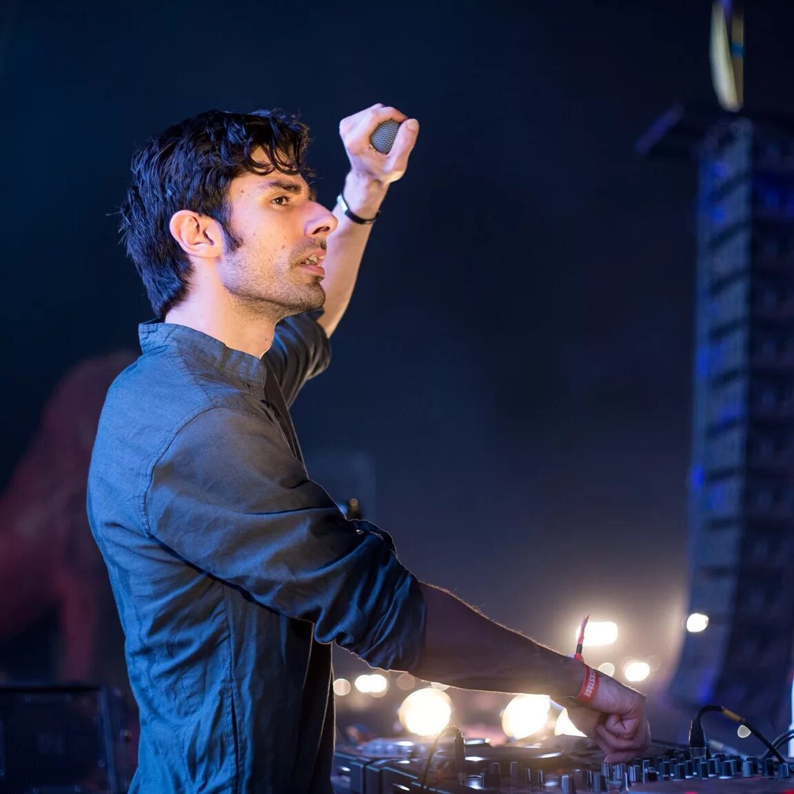 Kshmr more than a feeling. Kshmr. kshmr американский диджей. kshmr 2015. kshmr в очках.