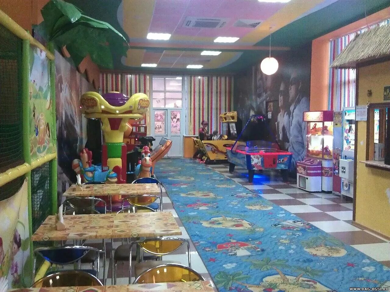 Орлёнок в дербенте детский клуб. Детский развлекательный центр в дербенте орленок. Детский развлекательный центр в дербенте солнышко. Солнышко дербент. Солнышко дербент.