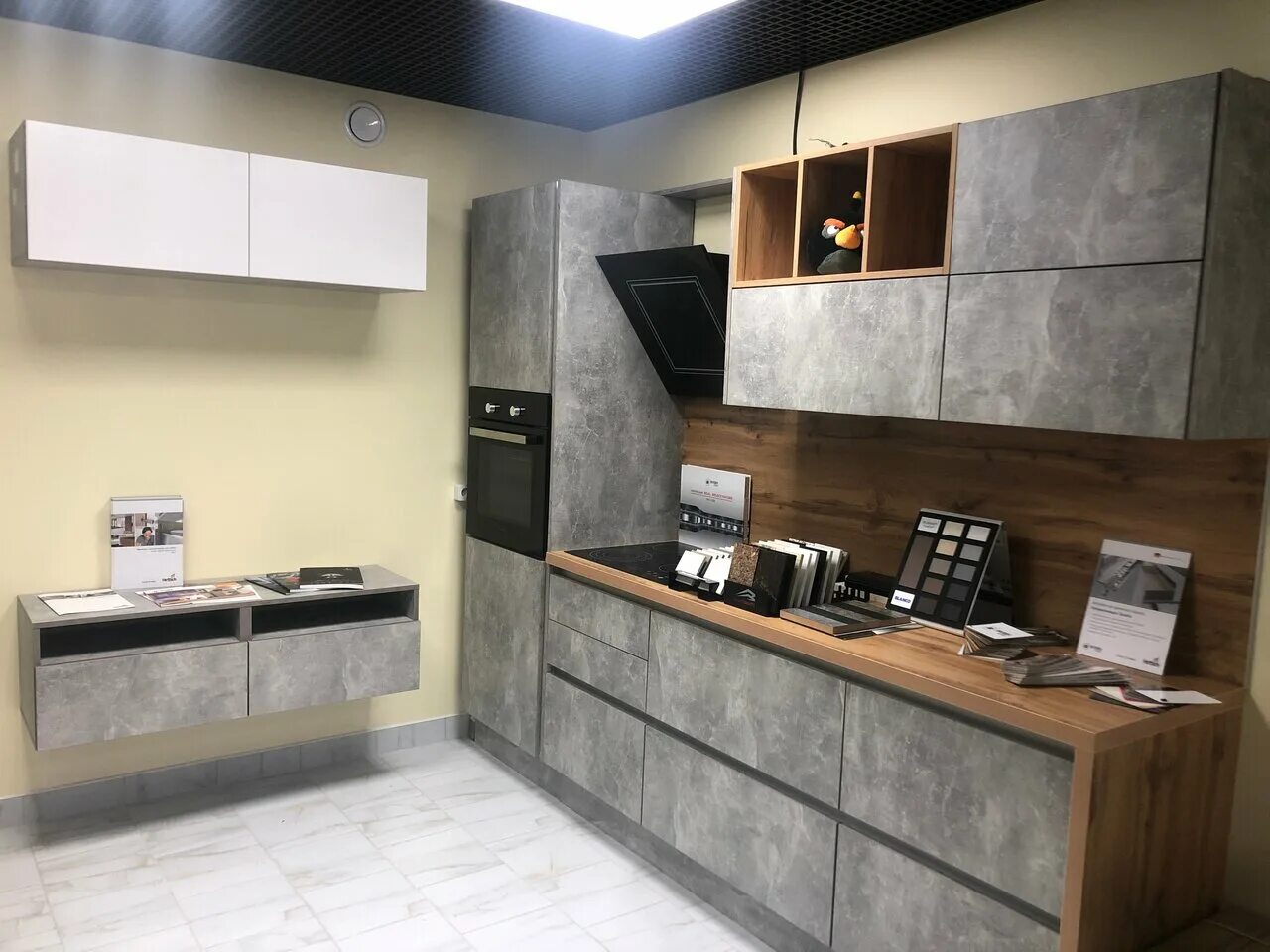 первый мебельный кухни. кухня палермо гармония. кухни спб адреса магазинов. кухни вардек зеленоград. кухня с бытовой техникой.