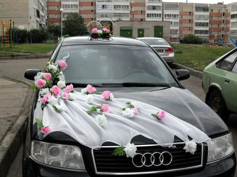 Свадебные украшения на машину. Украсить свадебную машину. Нарядить авто на свадьбу. Оригинальное украшение свадебных машин.