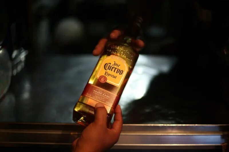 Jose cuervo anejo. Текила хосе куэрво. текила жозе гуерво. ром хосе куэрво. jose cuervo без крышки.