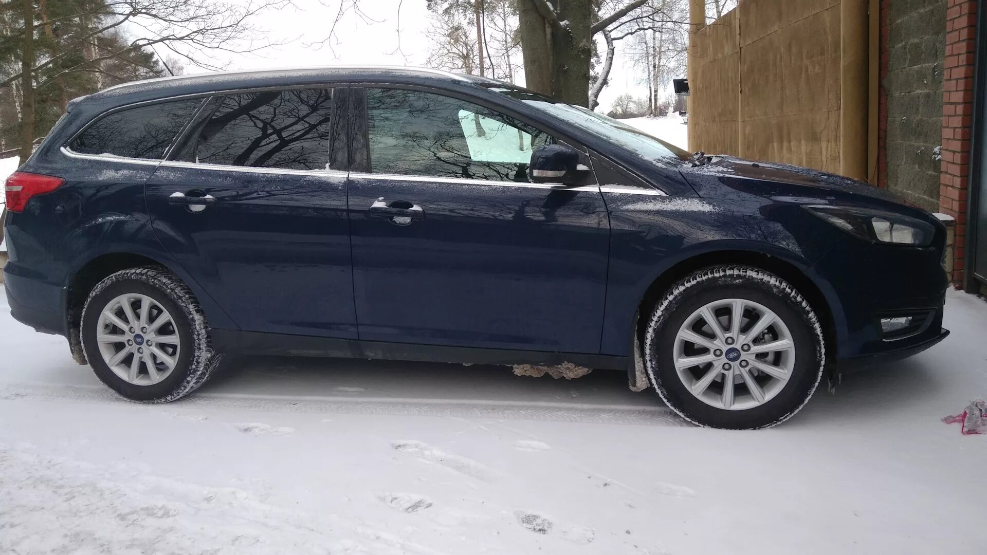 Купить резину форд фокус летняя. 225/55 R16 на Форд фокус 3. 215/55 R17 Ford Focus 3. Форд фокус 225 55 r16. 215/60 R16 на Форд фокус 3.