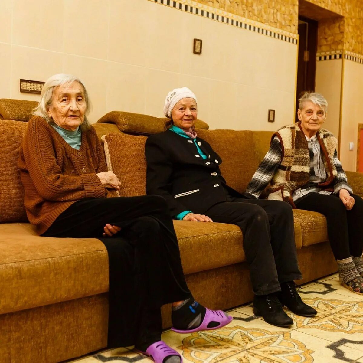 Пансионат с деменцией добро. Брехово пансионат для пожилых. Дом престарелых в Митино. Пансионат для пожилых людей в Королев забота. Пожилые люди в Королёве.