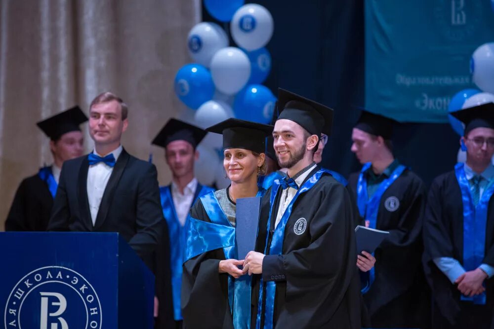 Вшэ выпускной магистратура. Где работают выпускники вшэ. Где работают выпускники вшэ. Вшэ фмэимп. Где работают выпускники вшэ.
