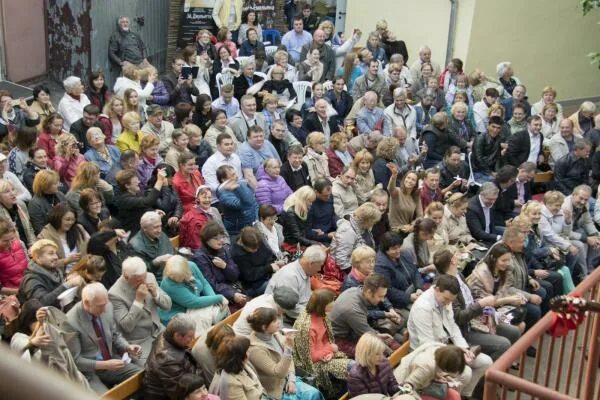 Песни нашего двора театр у никитских ворот. Песни нашего двора спектакль. спектакль песни нашего двора в театре у никитских ворот.