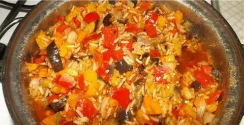 Рагу из овощей с рисом на сковороде