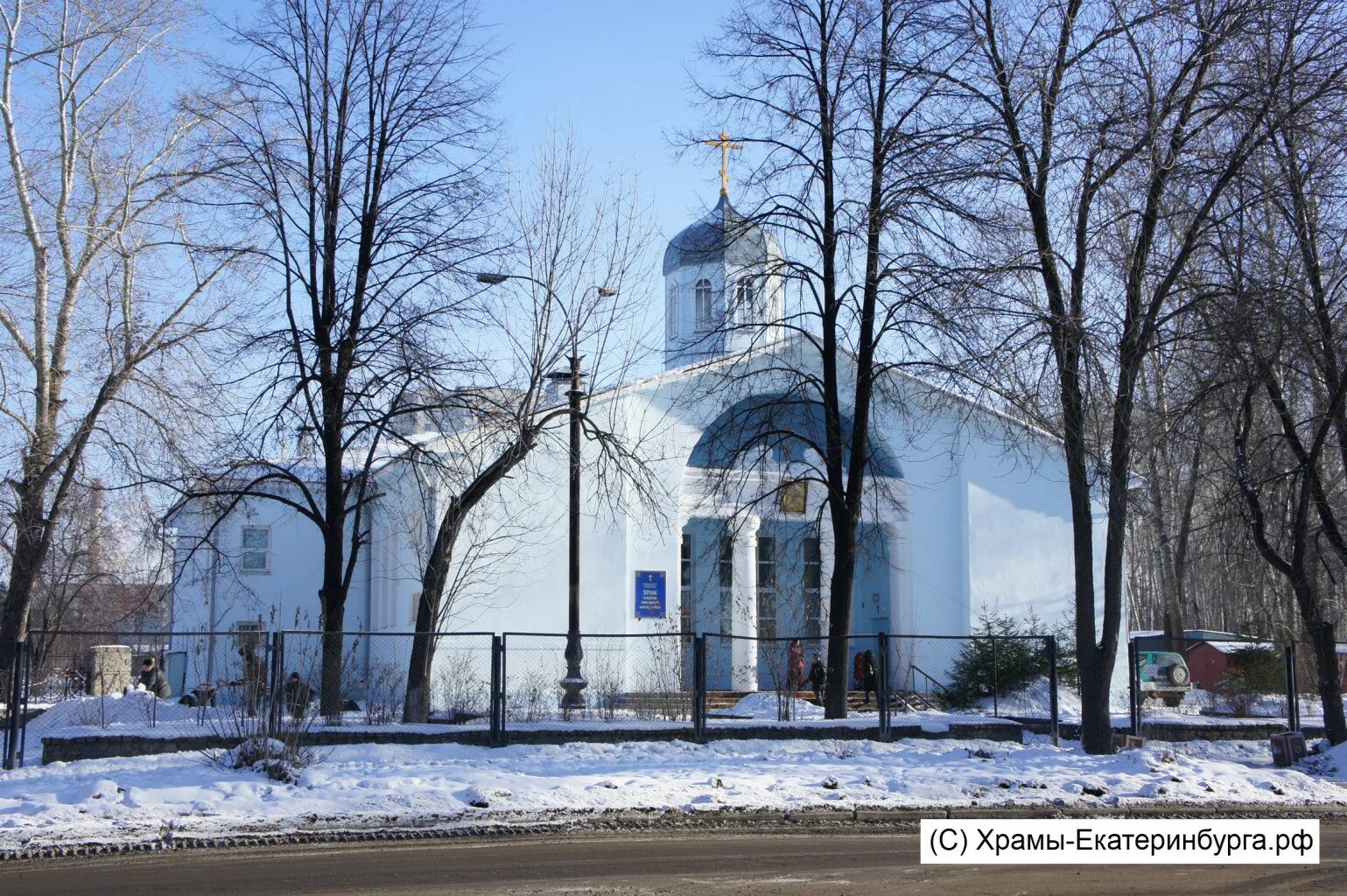 Церковь успения богородицы екатеринбург. Храм на бабушкина екатеринбург. Вк храм успенья эльмаш. Храм на эльмаше екатеринбург. Церковь на эльмаше екатеринбург.