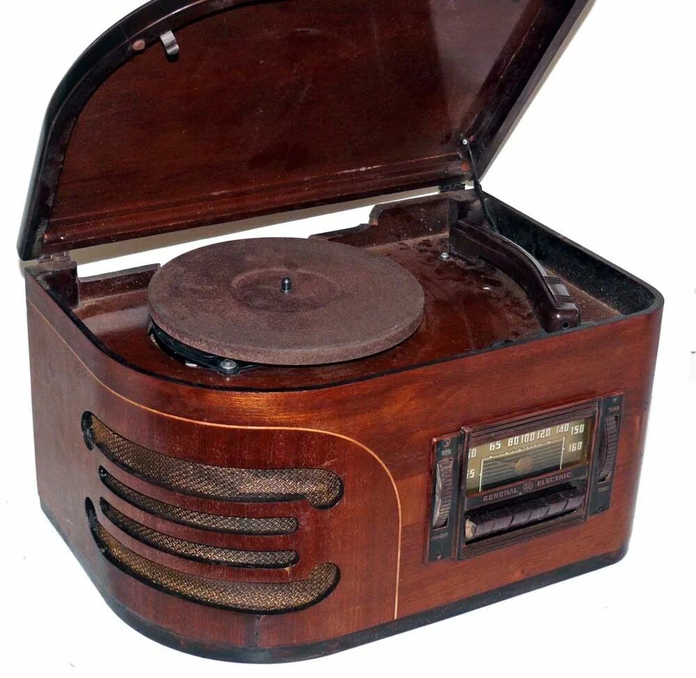 Радиограммофон СССР 1940. Проигрыватель пластинок 1940 год. Проигрыватель рекорд. Проигрыватели 40-х. Player 40