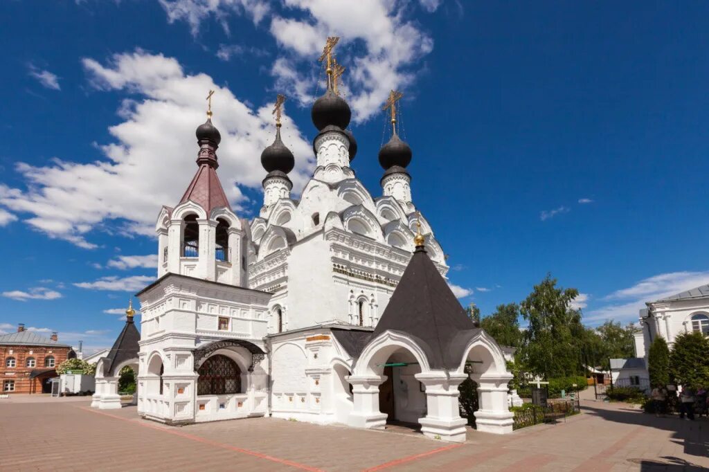 Муромский монастырь петра. Свято-Троицкий Новодевичий женский монастырь Муром. Храм Святой Троицы Свято-Троицкого монастыря в Муроме. Свято Троицкий мужской монастырь Муром. Троицкий женский монастырь Муром.