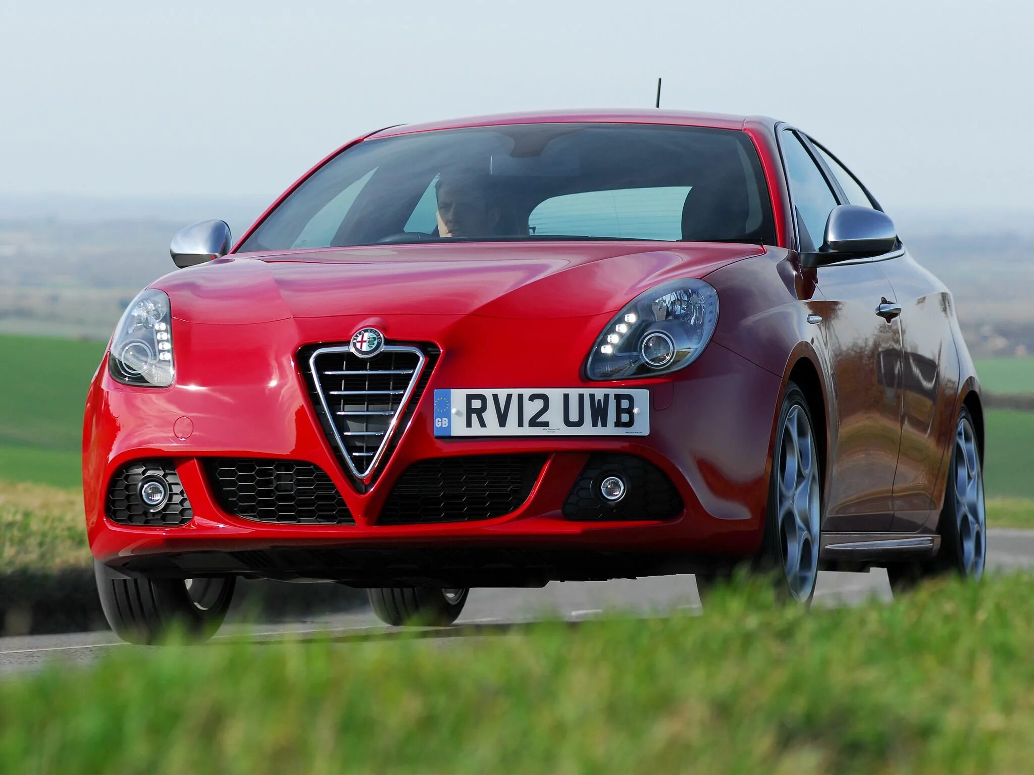Альфа ромео родстер новый. Машина alfa romeo giulia. 2014 alfa romeo 4c. Alfa romeo giulia автомобили alfa romeo. Машина alfa romeo.