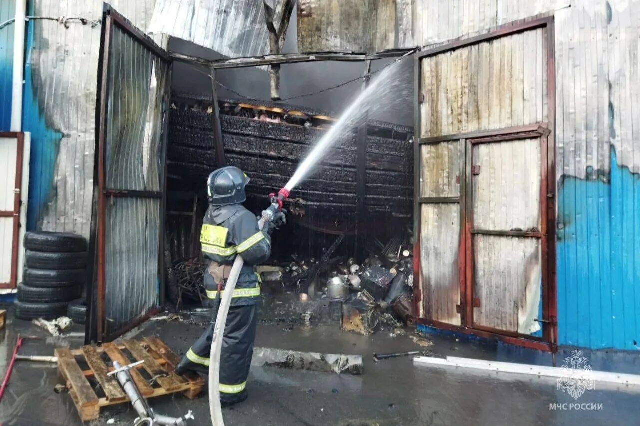 Пожар в деревне. Пожар в чувашии за сутки по районам. Пожар в чувашии сегодня. Сгорела баня. Пожар в чувашии сегодня.