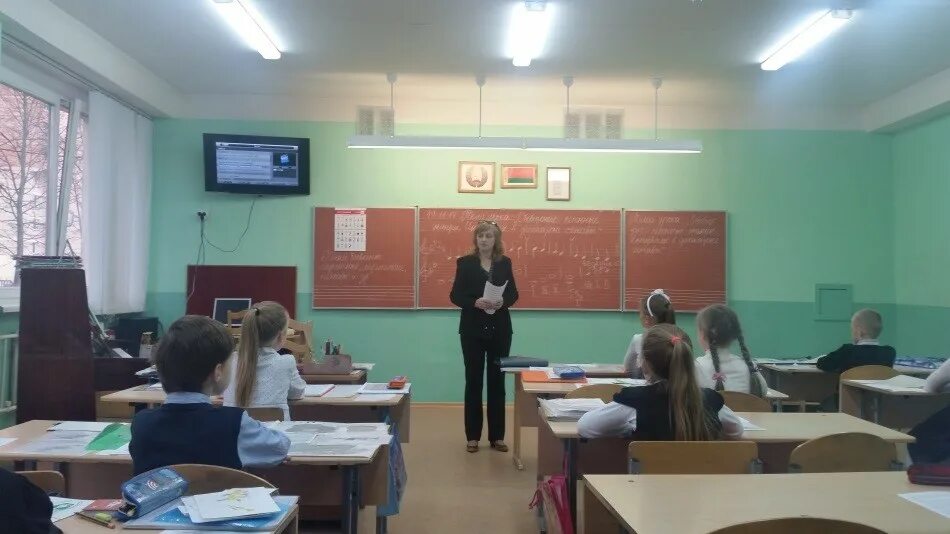 Lycee france. Математическая школа в воронеже. Bad at maths. Школа 207 новосибирск. Школа математики минск.