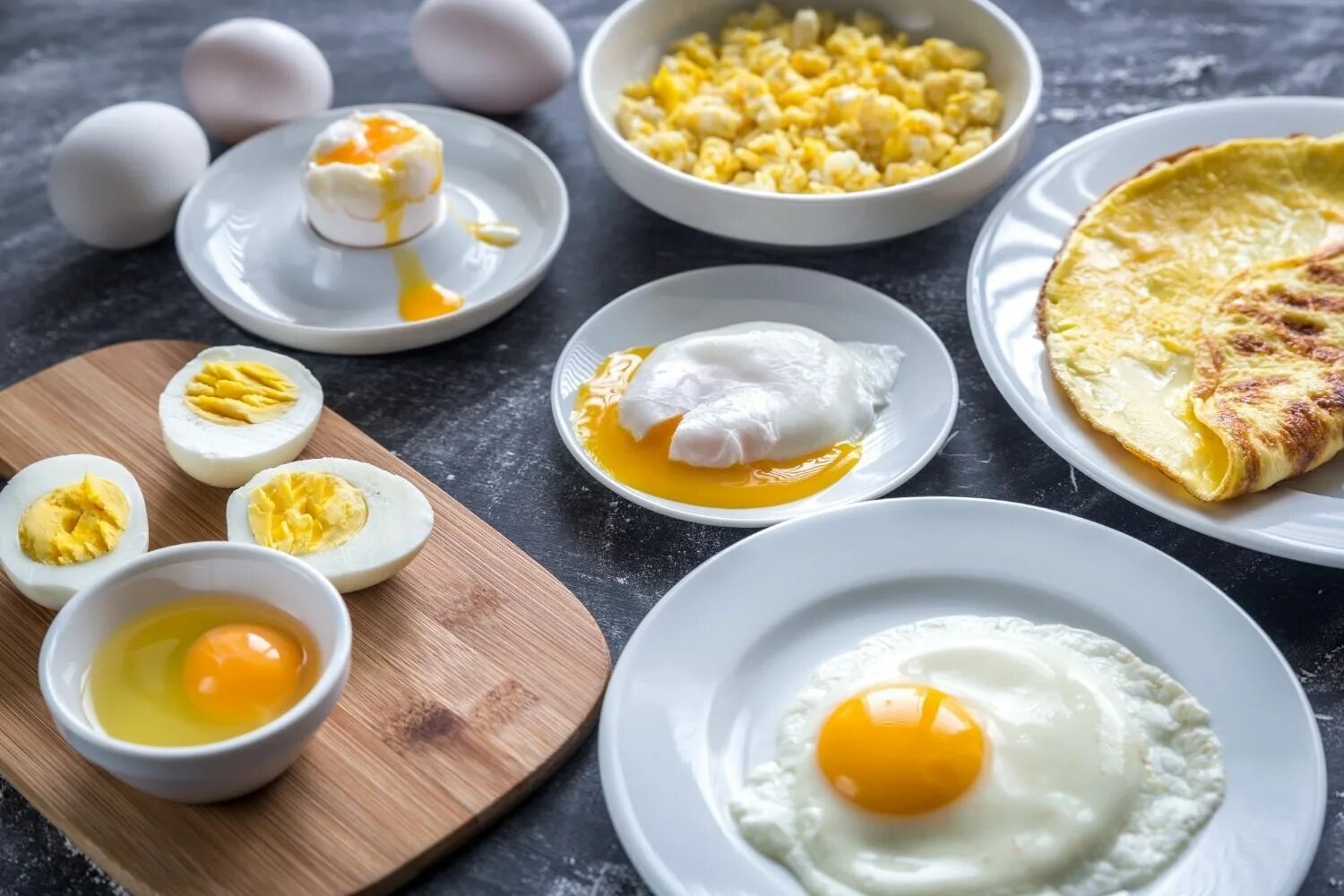 Cooked egg. Яичница. Яйца приготовленные. Завтрак с яйцом. Яичные блюда на завтрак.