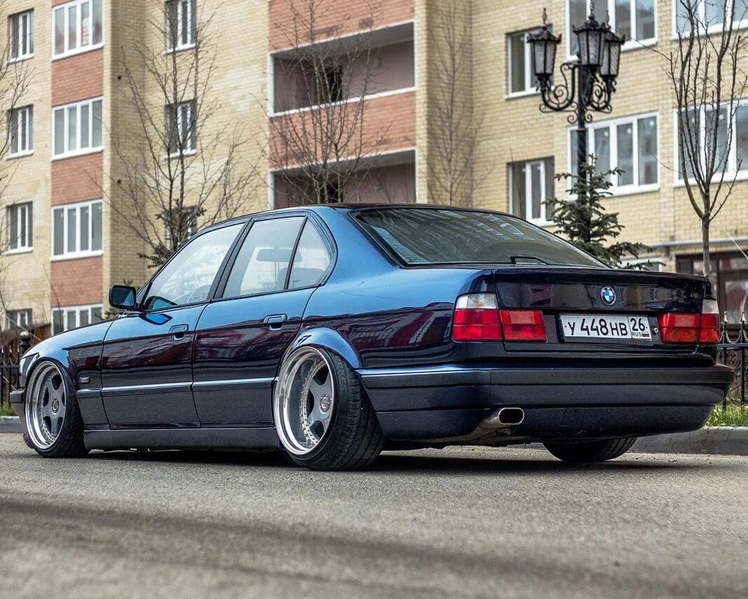 Бмв е34 номера. BMW m5 525 e34. БМВ м5 е34. BMW e34 stance. BMW e34 стенс.