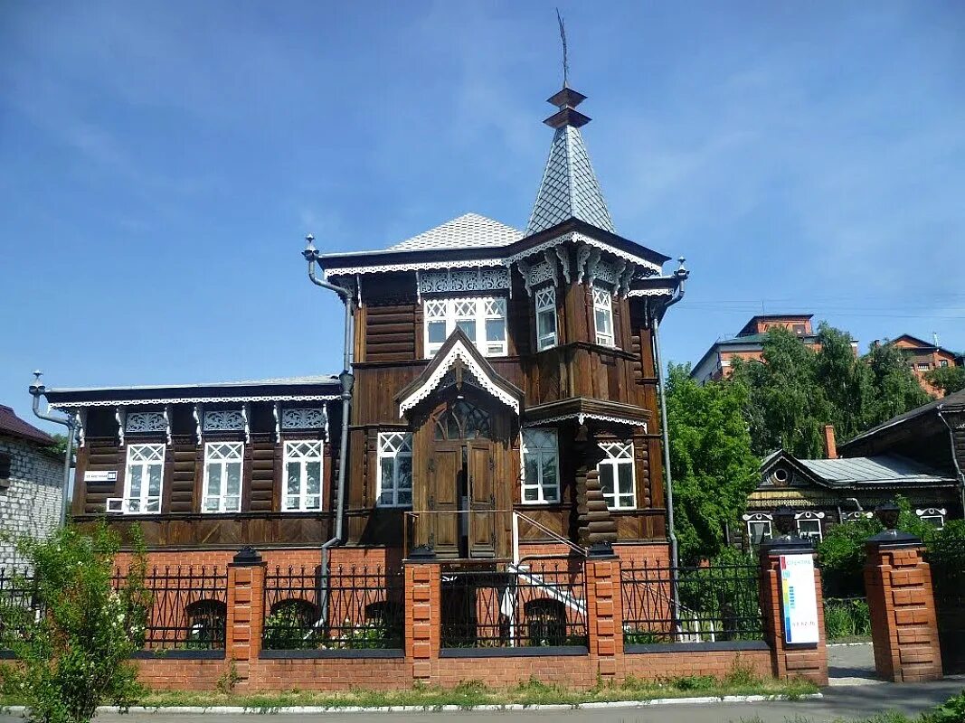 Самарский театр чичагов. Памятники архитектуры краснодара ул гимназическая. Дом доктора эрна самара. Централь краснодар. Архитектура купеческой самары.