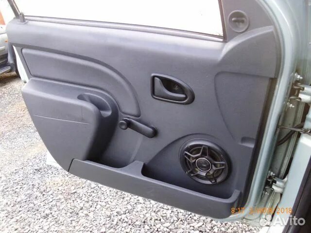 Обшивка двери рено логан 1. Дверные карты рено логан 2. Дверные карты рено логан 2 автозвук. Передняя рено логан-2. Дверная обшивка.