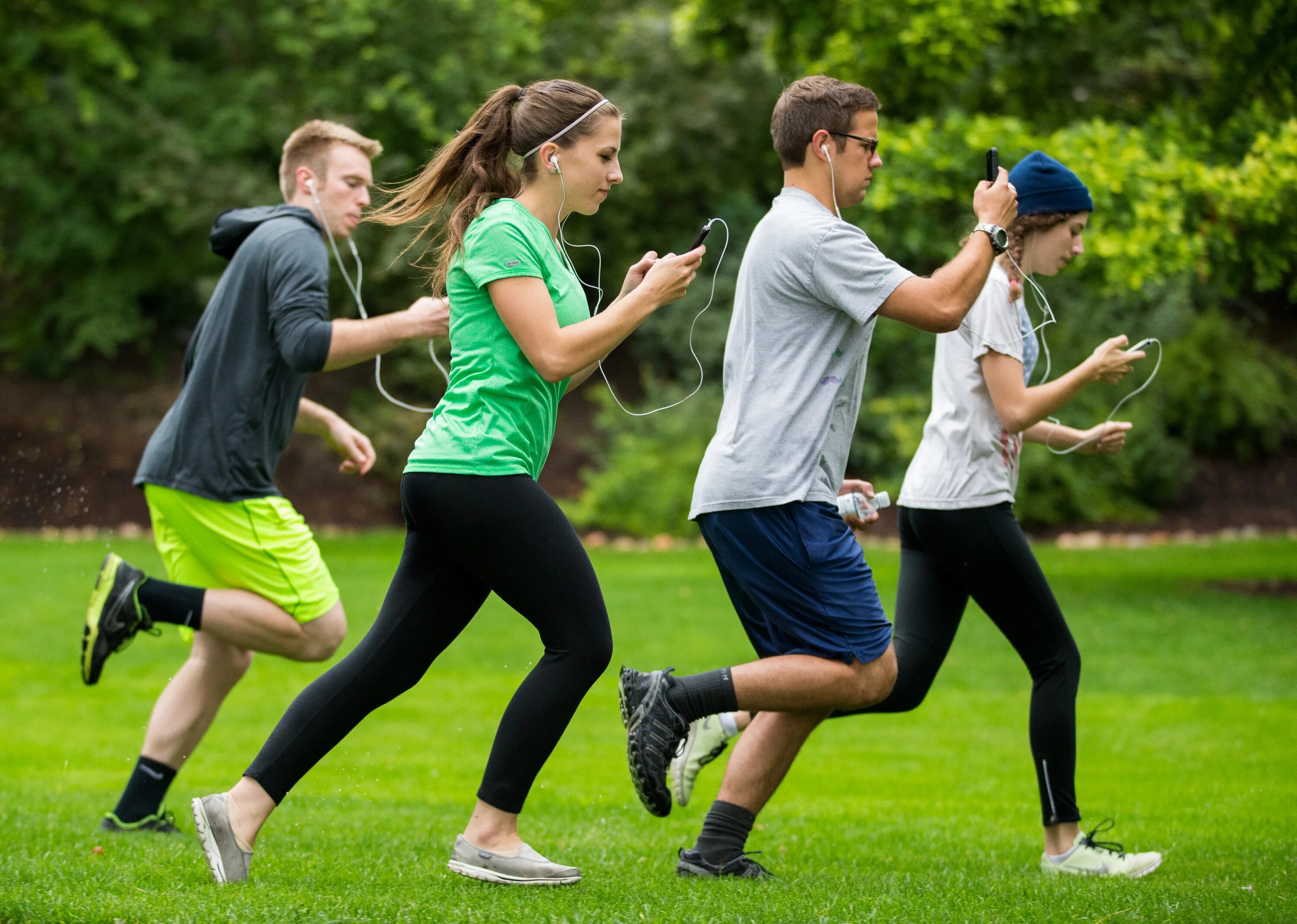 Игры среди подростков. Бег студенты. Running pupil. Мухаммед Running with students. Health at games.