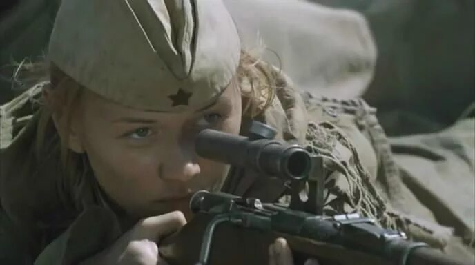 Татьяна арнтгольц. Битва за севастополь людмила павлюченко. Юлия пересильд севастополь. Актриса снайпер. Актриса снайпер.