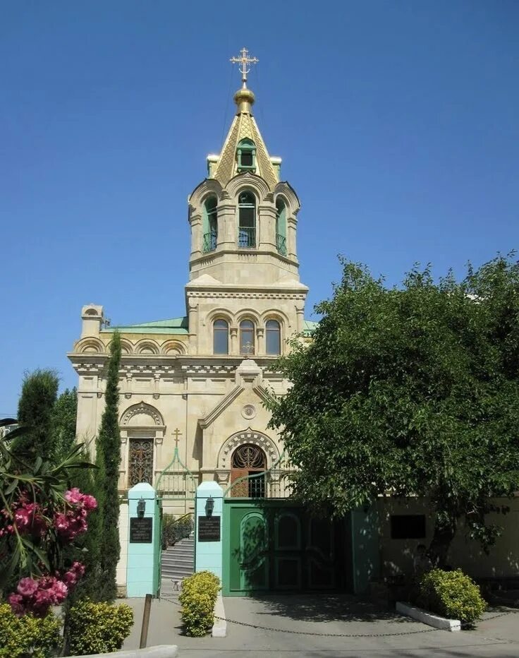 Православные храмы в баку. Жен-мироносиц баку. Церковь григория просветителя баку. Армянская церковь святого григория просветителя баку. Храм жен мироносиц баку.