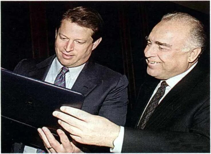 Россия продала уран сша. Гор-Черномырдин урановая сделка. Ельцин и Черномырдин. Соглашение гор Черномырдин. Комиссия гор-Черномырдин.
