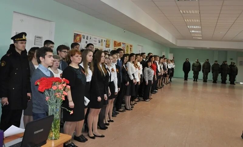 Сайты школ североморска. Школа 10 североморск. североморск средняя школа № 12. преподаватели школы 10 североморск. ср. школа 10 североморск.