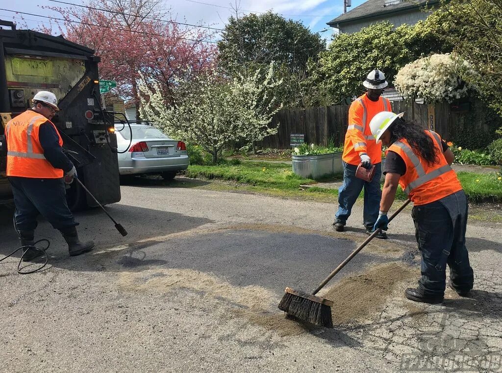 Технология холодный асфальт. Холодный асфальт. Укладка холодного асфальта. Холодный асфальт лентехстром. Укладка холодного асфальта.