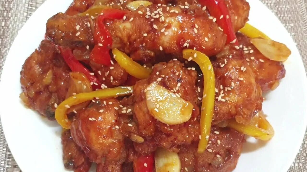 Корейские куриные крылышки. Острая корейская курочка. Китайская курица острая. Курица по корейски. Острые крылышки.